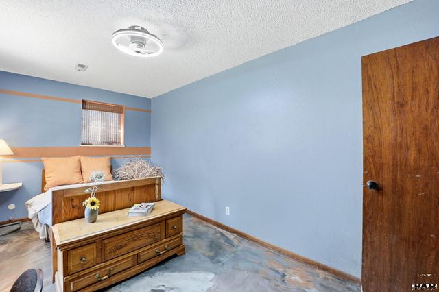 110 Encino Dr, Pueblo, CO 81005