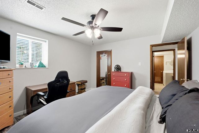 110 Encino Dr, Pueblo, CO 81005