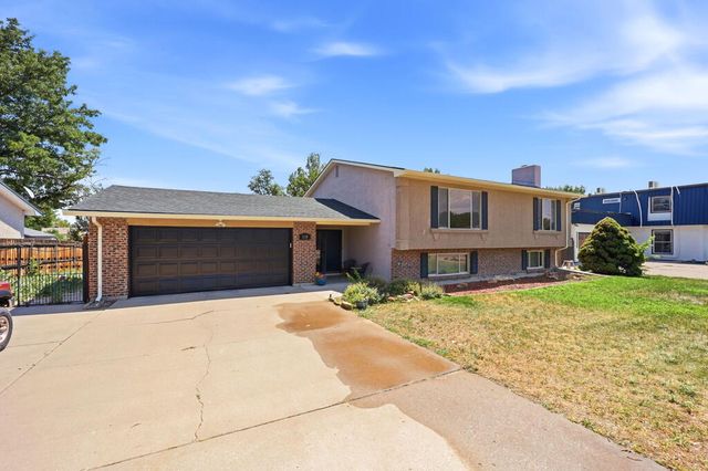 110 Encino Dr, Pueblo, CO 81005