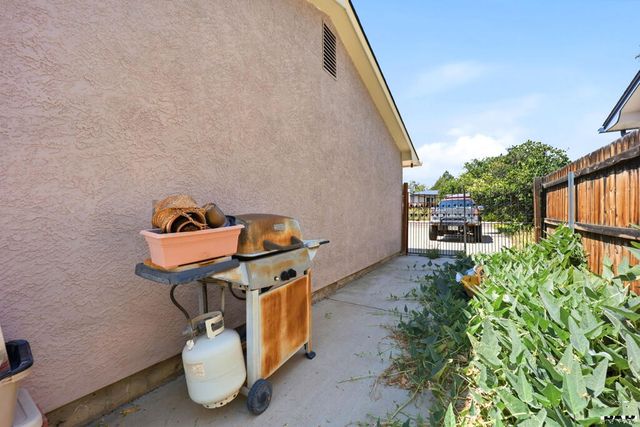 110 Encino Dr, Pueblo, CO 81005