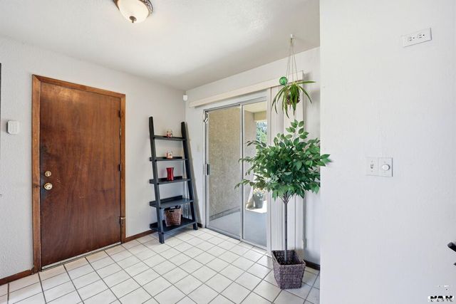 110 Encino Dr, Pueblo, CO 81005