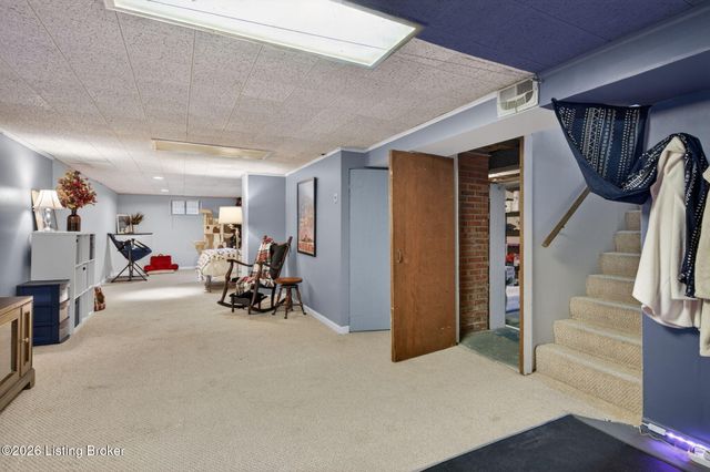 2617 Meadow Dr, Louisville, KY 40220