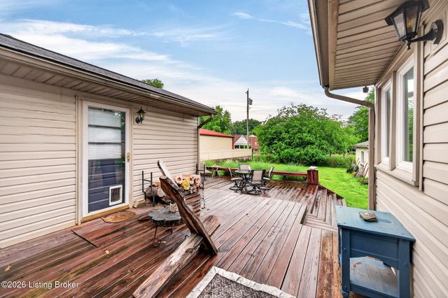 2617 Meadow Dr, Louisville, KY 40220