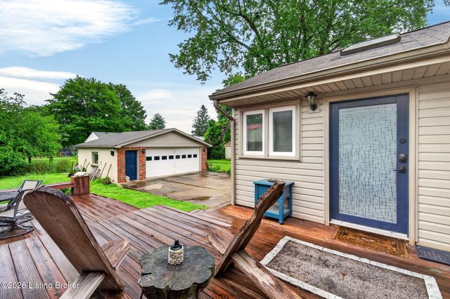 2617 Meadow Dr, Louisville, KY 40220