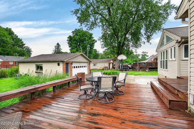 2617 Meadow Dr, Louisville, KY 40220