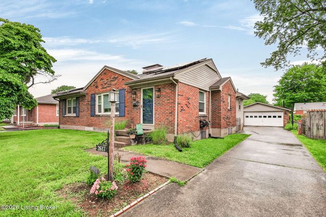 2617 Meadow Dr, Louisville, KY 40220