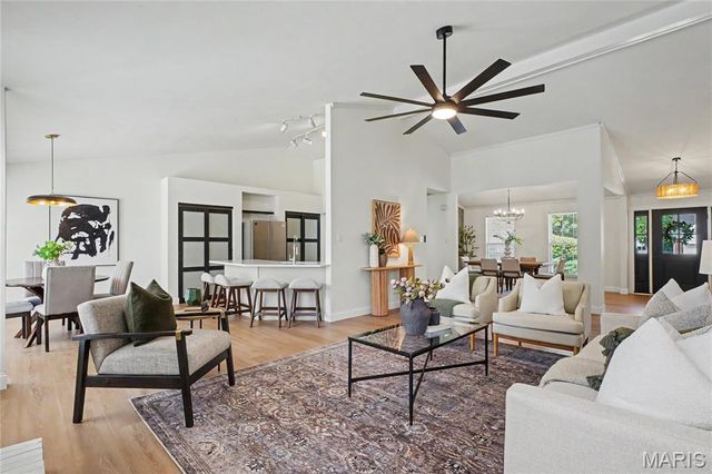 8003 Knights Crossing Drive, O'fallon, MO 63368