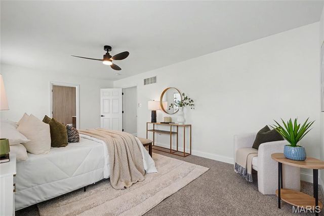 8003 Knights Crossing Drive, O'fallon, MO 63368