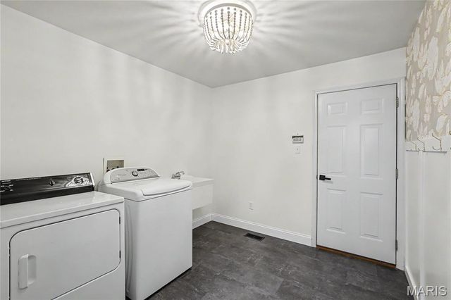 8003 Knights Crossing Drive, O'fallon, MO 63368