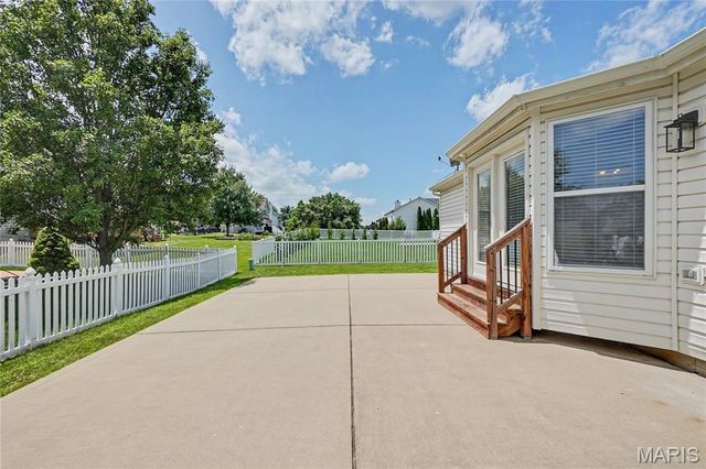 8003 Knights Crossing Drive, O'fallon, MO 63368