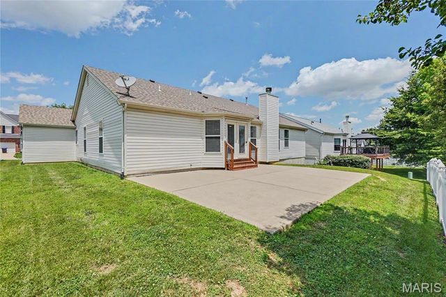 8003 Knights Crossing Drive, O'fallon, MO 63368