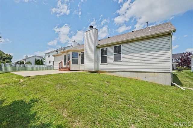 8003 Knights Crossing Drive, O'fallon, MO 63368