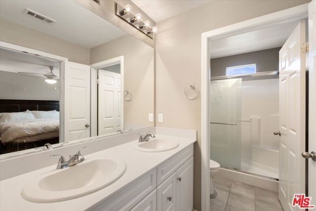 14860 Nordhoff Street, Panorama City (los Angeles), CA 91402
