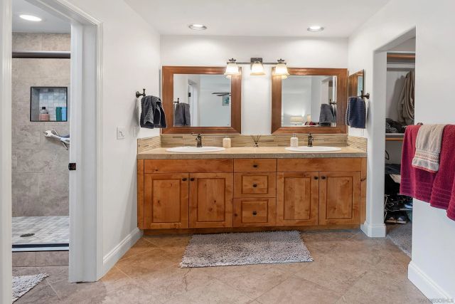 2726 Naples Ct, Carlsbad, CA 92010