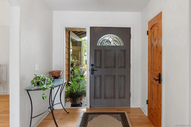 2726 Naples Ct, Carlsbad, CA 92010