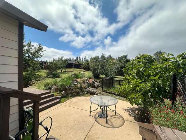 970 Slate Creek Rd, Grass Valley, CA 95945