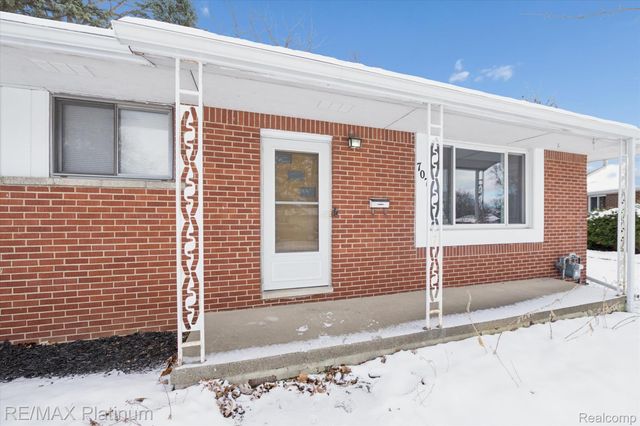 707 Briarwood Lane, Fenton, MI 48430