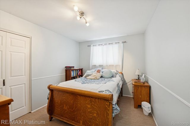 707 Briarwood Lane, Fenton, MI 48430