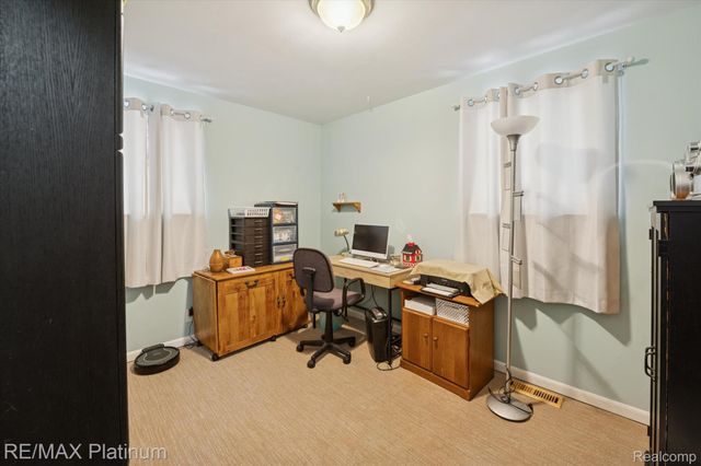 707 Briarwood Lane, Fenton, MI 48430