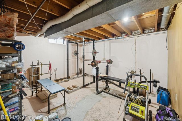 707 Briarwood Lane, Fenton, MI 48430