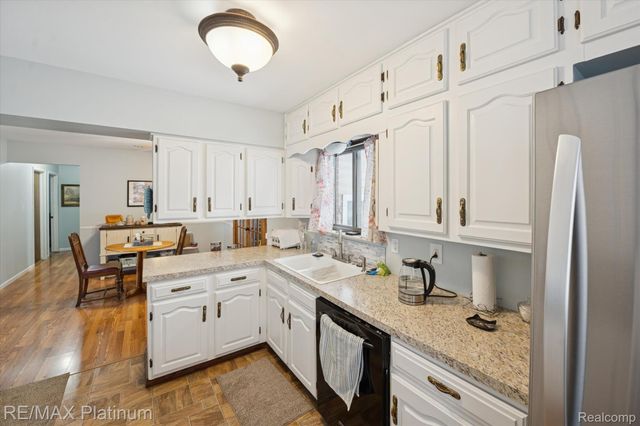 707 Briarwood Lane, Fenton, MI 48430