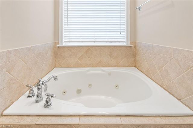 7702 Sorrel Run Court, Summerfield, NC 27358