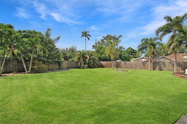 2321 18TH AVENUE W, Bradenton, FL 34205