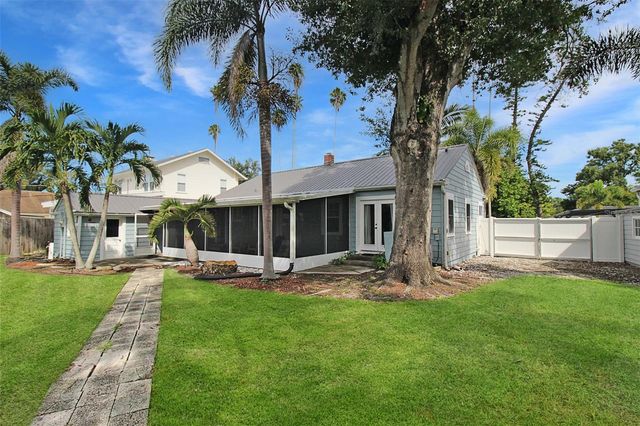 2321 18TH AVENUE W, Bradenton, FL 34205