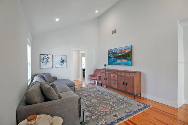 2321 18TH AVENUE W, Bradenton, FL 34205