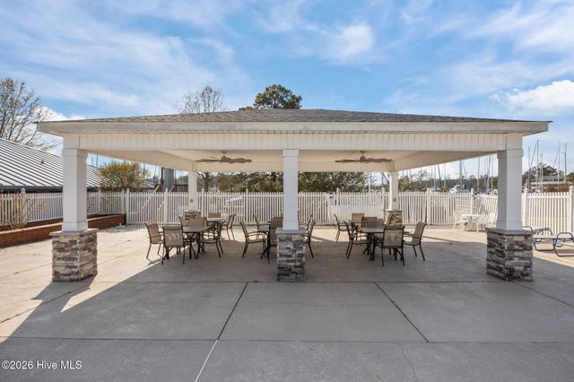 801 Crane Drive, New Bern, NC 28560