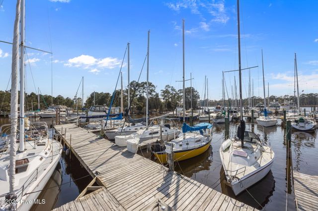 801 Crane Drive, New Bern, NC 28560