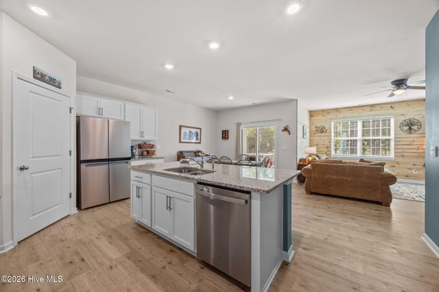 801 Crane Drive, New Bern, NC 28560