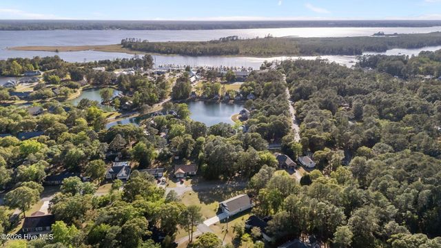801 Crane Drive, New Bern, NC 28560