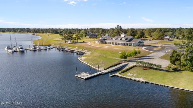 801 Crane Drive, New Bern, NC 28560