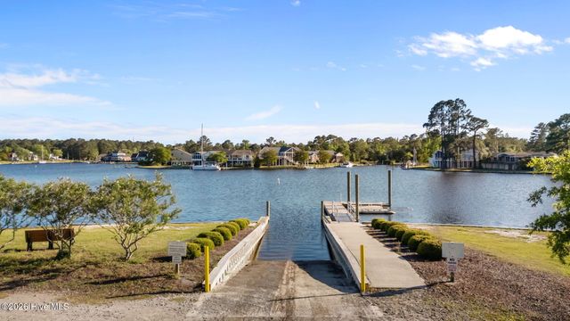 801 Crane Drive, New Bern, NC 28560