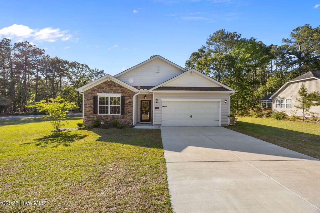 801 Crane Drive, New Bern, NC 28560