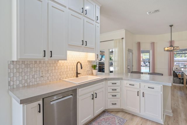 314 Glen Avenue, Valparaiso, FL 32580