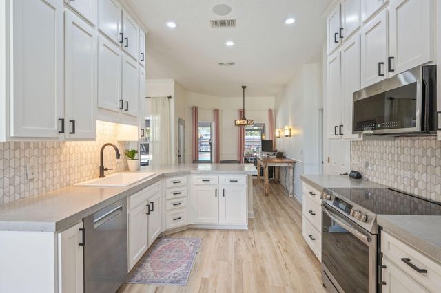 314 Glen Avenue, Valparaiso, FL 32580