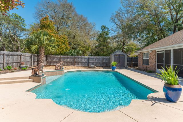 314 Glen Avenue, Valparaiso, FL 32580