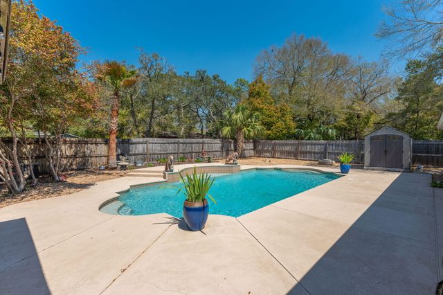 314 Glen Avenue, Valparaiso, FL 32580