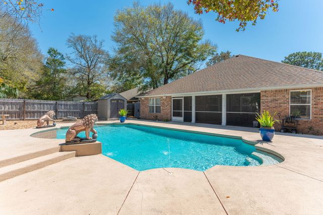 314 Glen Avenue, Valparaiso, FL 32580