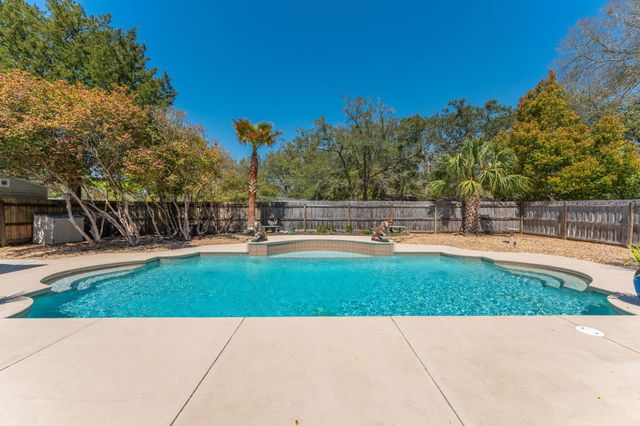 314 Glen Avenue, Valparaiso, FL 32580