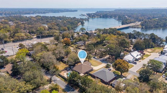 314 Glen Avenue, Valparaiso, FL 32580