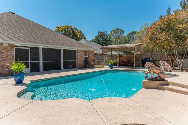 314 Glen Avenue, Valparaiso, FL 32580