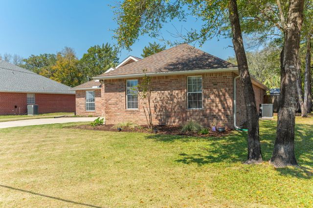 314 Glen Avenue, Valparaiso, FL 32580