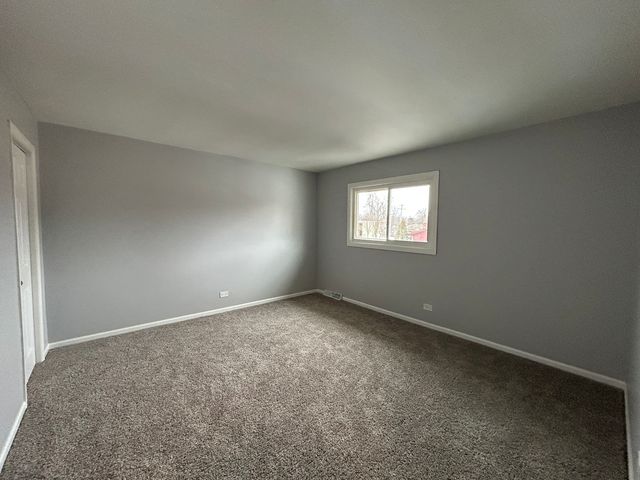 350 1st Court 1, Crystal Lake, IL 60014