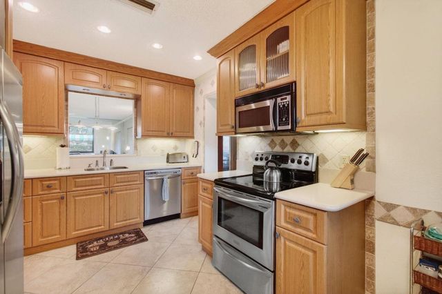 14584 Bonaire Boulevard, Delray Beach, FL 33446