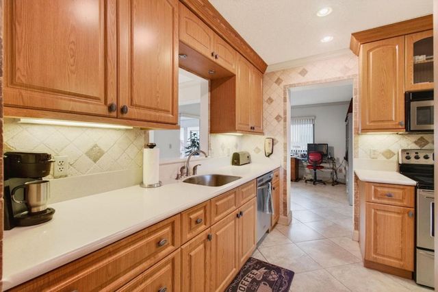 14584 Bonaire Boulevard, Delray Beach, FL 33446