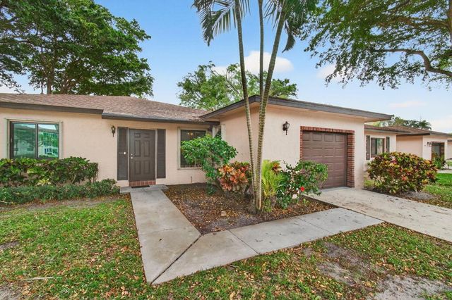 14584 Bonaire Boulevard, Delray Beach, FL 33446