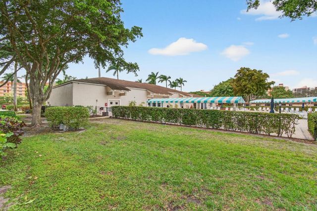 14584 Bonaire Boulevard, Delray Beach, FL 33446